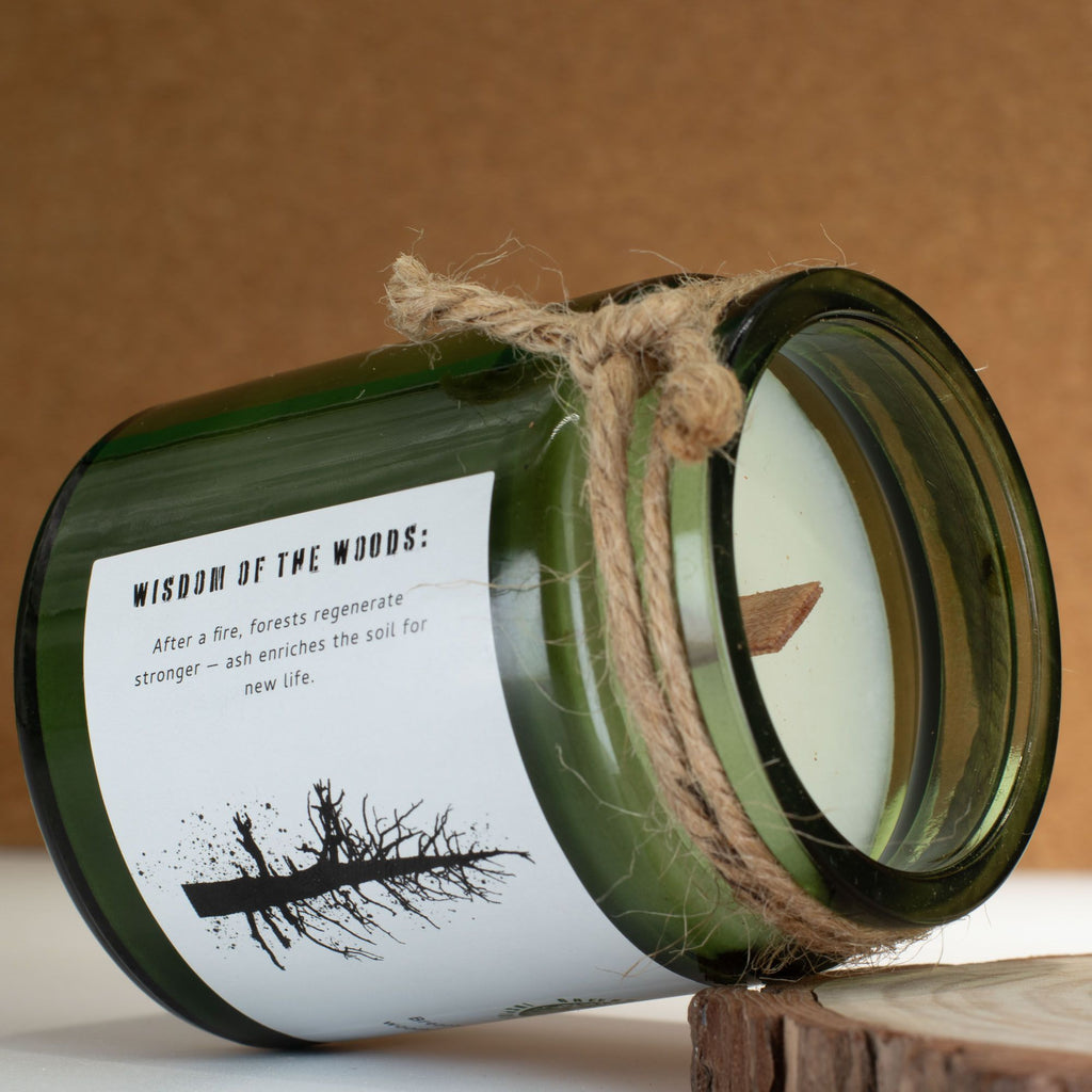 Candela in cera di soia Greenman — Cenere e legna ardente