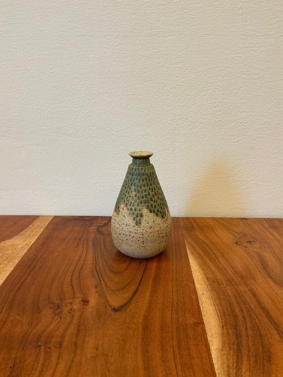 Bottiglia per Ricarica Diffusore a Bastoncini in Gres Puntinato con Decoro Intagliato - Kōdō.boutique