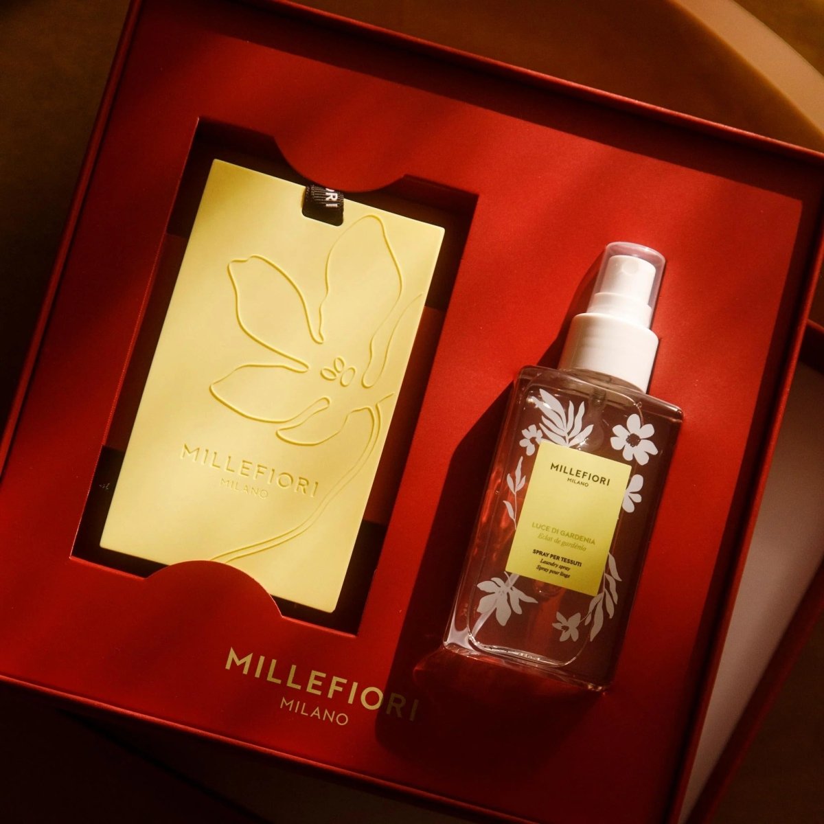 Luce di Gardenia – Set Spray per Tessuti e Tessere Profumate - Kōdō.boutique
